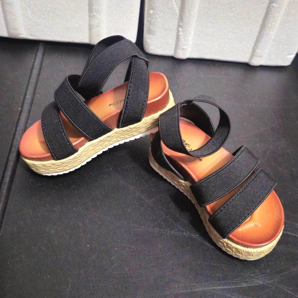 Hot Cakes infant wedges size 1